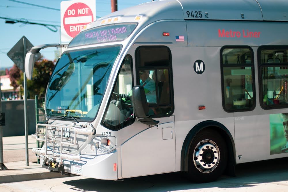 10.20 Orlando, FL – Two Children Injured in Bus Crash on Hiawassee Rd